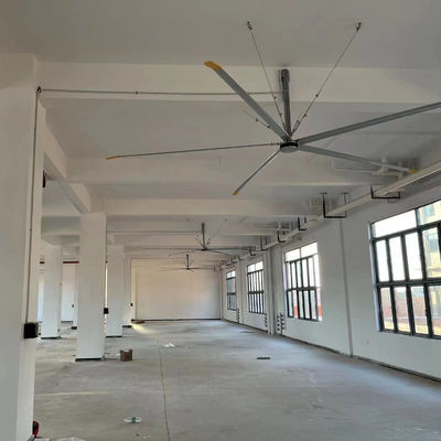 Un bon prix. fans de plafond industrielles à fort débit de 220V 1.5kw HVLS avec le moteur électrique à un aimant permanent en ligne