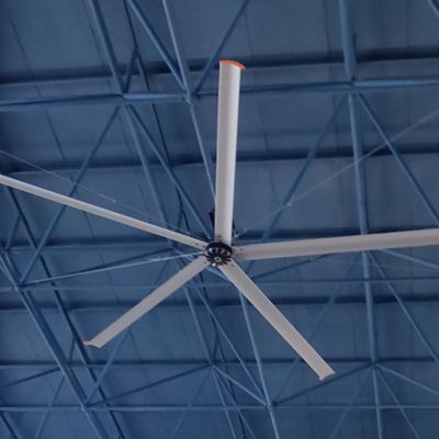 Un bon prix. 4,2 mètre les fans de plafond industrielles de l'atelier 85rpm à vitesse réduite à fort débit de 14ft en ligne