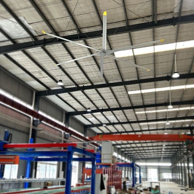 Un bon prix. Puissants ventilateurs de plafond HVLS PMSM de 7,3 m 24 pieds pour refroidir l'air dans les ateliers et les entrepôts en ligne