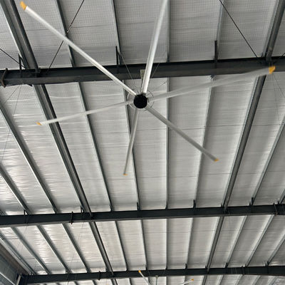 Un bon prix. Ventilateur de diamètre 8FT-24FT PMSM Ventilateur de plafond HVLS à moteur pour atelier de production de câbles en ligne