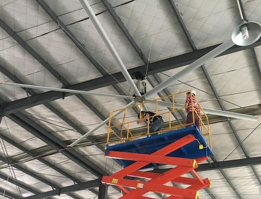 Un bon prix. 5.4M 18 pieds Lames en alliage d'aluminium Garage intérieur Grands ventilateurs HVLS en ligne